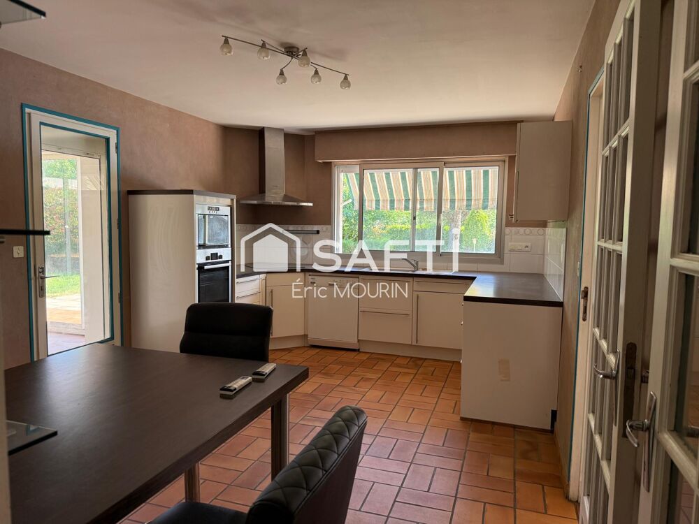 Vente Maison Maison spacieuse avec piscine et terrain arboré. Soulaire-et-bourg