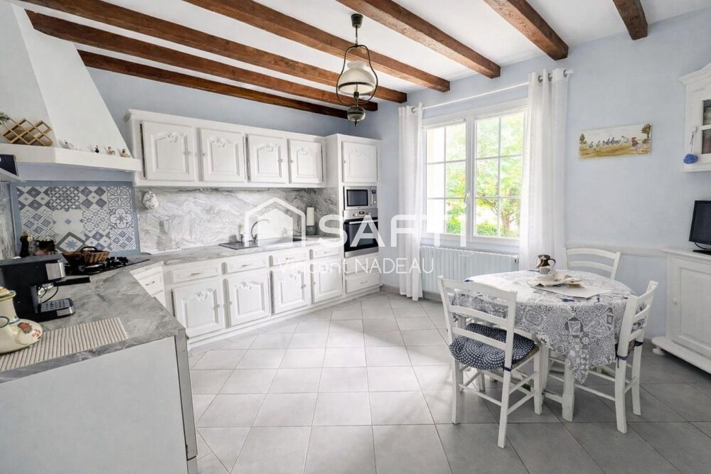Maison - 7 pièces - 194m²