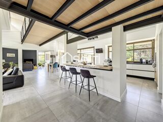  Maison  vendre 7 pices 240 m