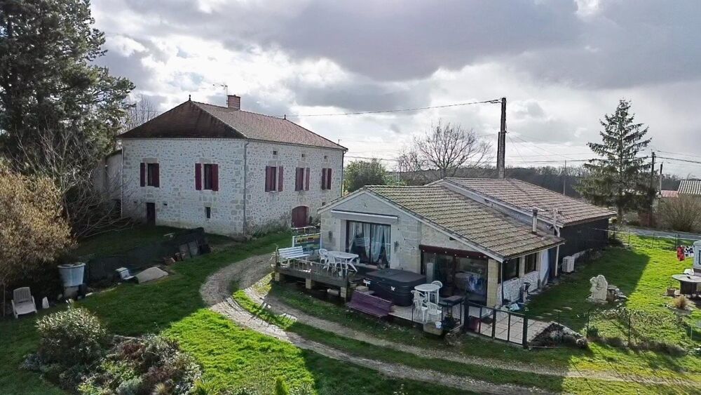 Maison 9 pièces 241 m² · à Saint-Maurice-de-Lestapel · 241 m² · 399 000 €