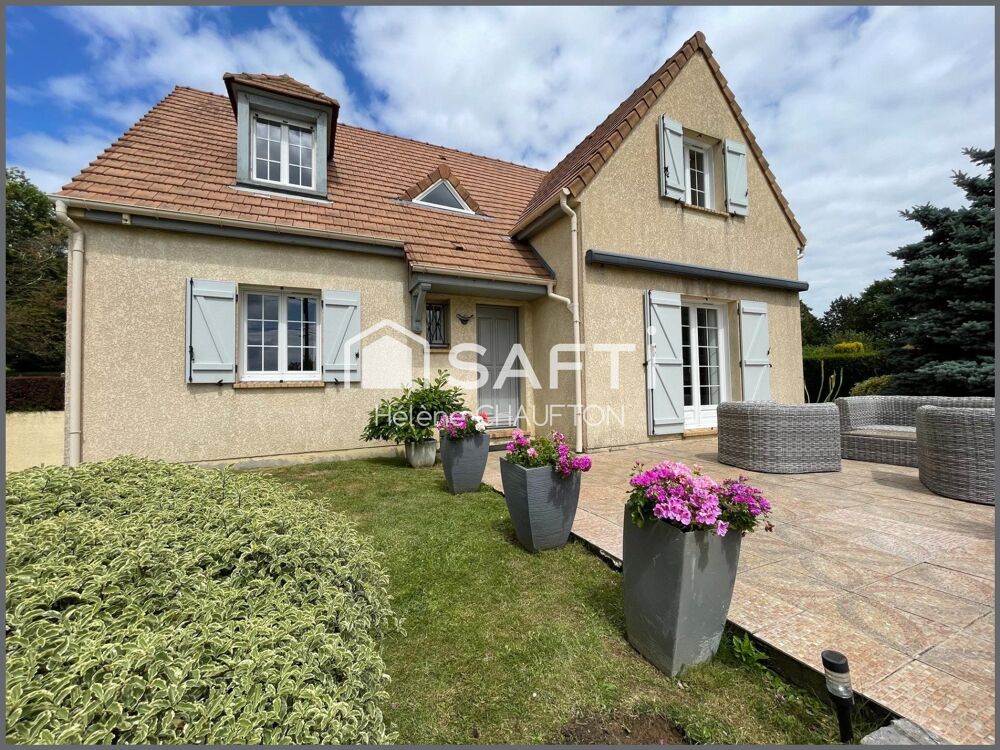 Maison 4 chambres, 128m² sur terrain clos de 1263m² et sous-sol total.