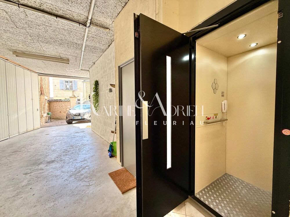 Vente Maison Maison de ville avec grand garage, ascenseur, 4 chambres, jardin et terrasse Fontenay-le-comte