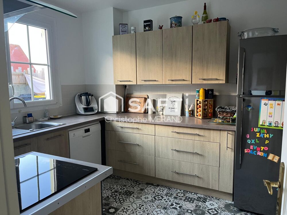 Maison familiale rénovée de 103 m² sur terrain clos de plus de 700 m²