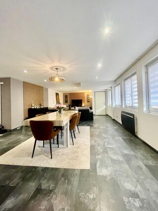 Vente Appartement À MULHOUSE – UN BIEN AUX MULTIPLES POSSIBILITÉS de 149 m2, 5 pièces, une cave et 2 places de stationnements privatives extérieur Mulhouse