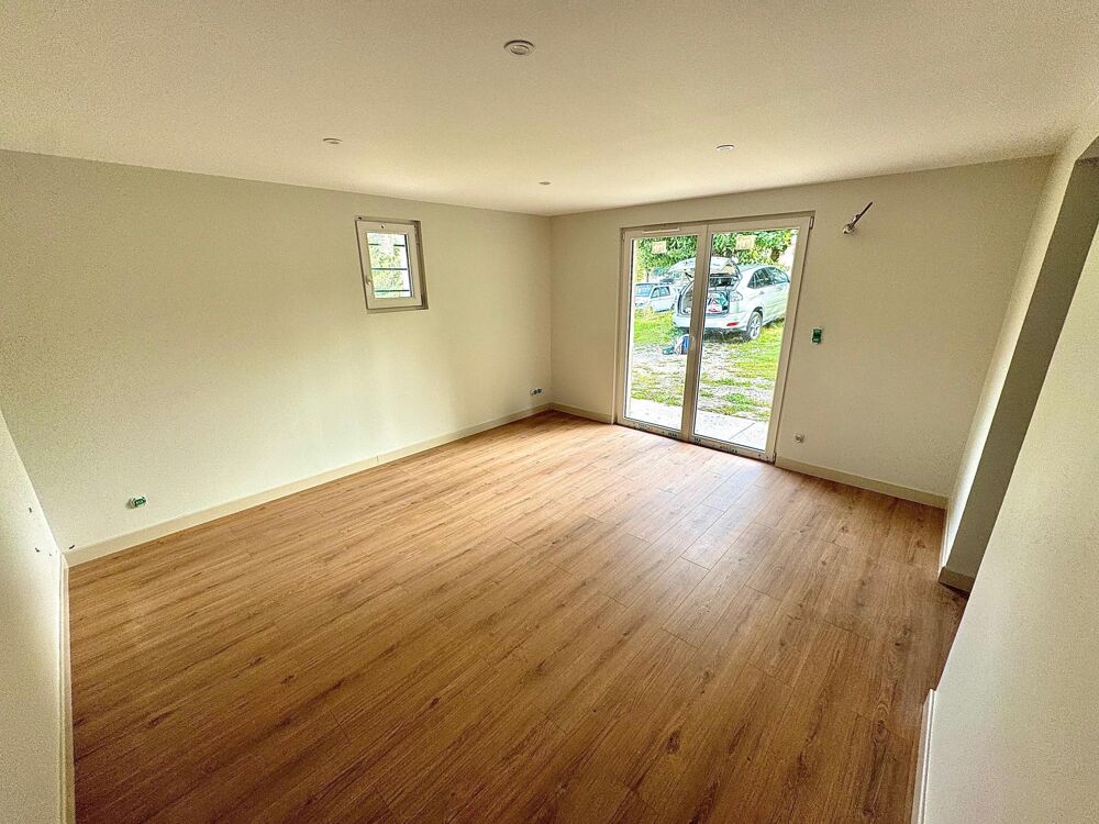 RDJ privatif plain pied ! Refait à neuf, 3 logements