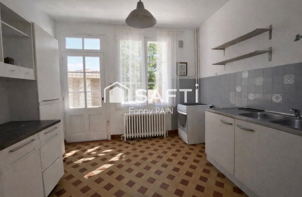 Charme et potentiel - 3 chambres - garage