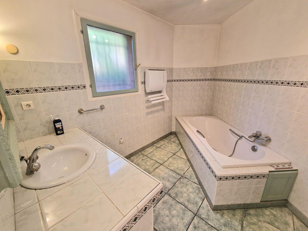 � vendre  Maison Carqueiranne (83320)