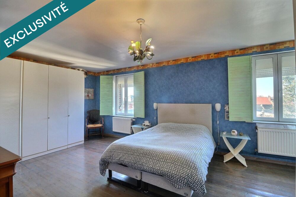 Vente Maison Centre ville, propriété avec 2 immeubles, dont une partie commerce possible, cour, garage! Beau potentiel pour tout projet ! Caudry