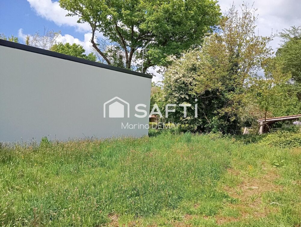 Vente Terrain espace, proximité : le terrain idéal pour bâtir votre maison Martinet