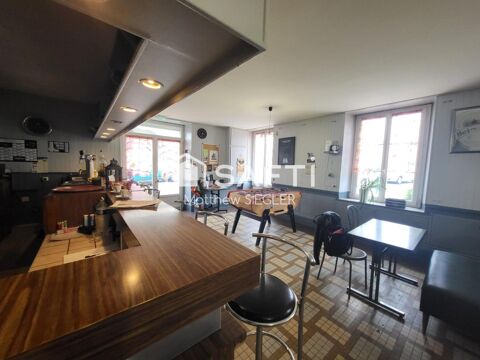   Bar/Restaurant avec bâtiment, jardin et grange, offrant un beau potentiel avec logement ou chambres d'hôtes à l'étage. 