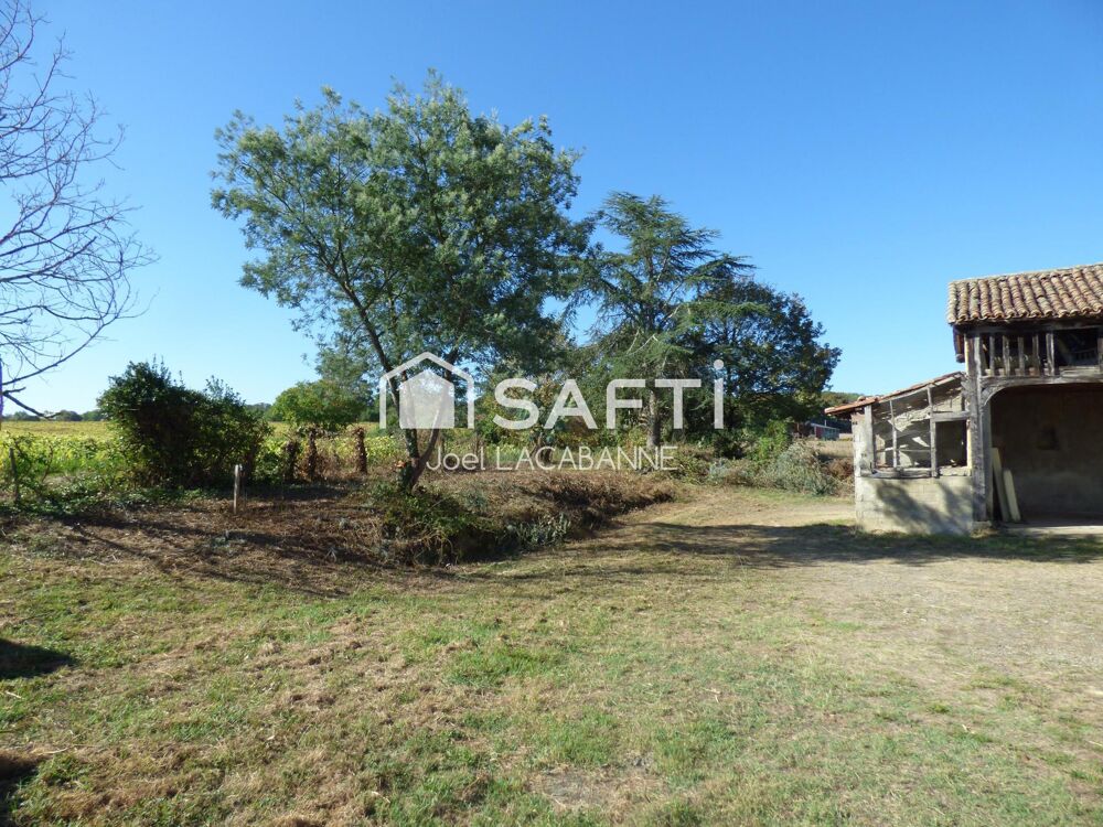 Vente Maison Maison à rénover de 105 m², au calme, cuisine, salon, 3 chambres, cellier, salle d'eau, wc, nombreuses dépendances, terrain de 6 Villecomtal-sur-arros