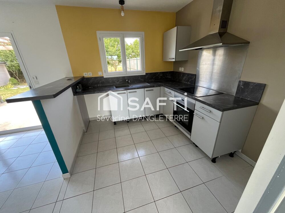 Vente Maison Maison familiale trois chambres et bureau Sainte-soulle