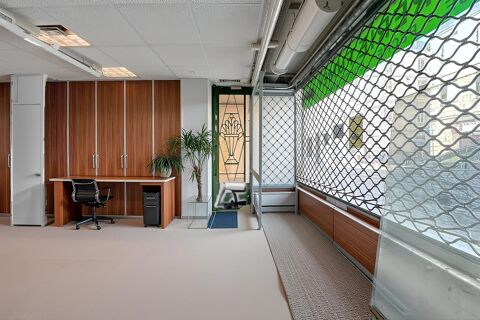 LOCAL COMMERCIAL DE PLAIN-PIED ET ENTIEREMENT RENOVE 630 39110 Salins-les-bains