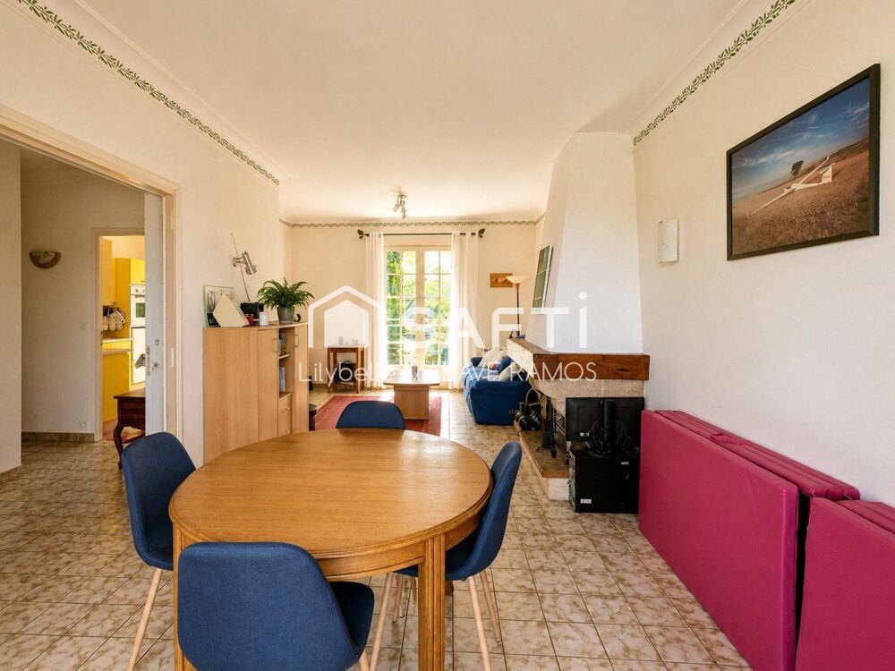 Maison familiale 4 chambres et 1187 m2 de terrain