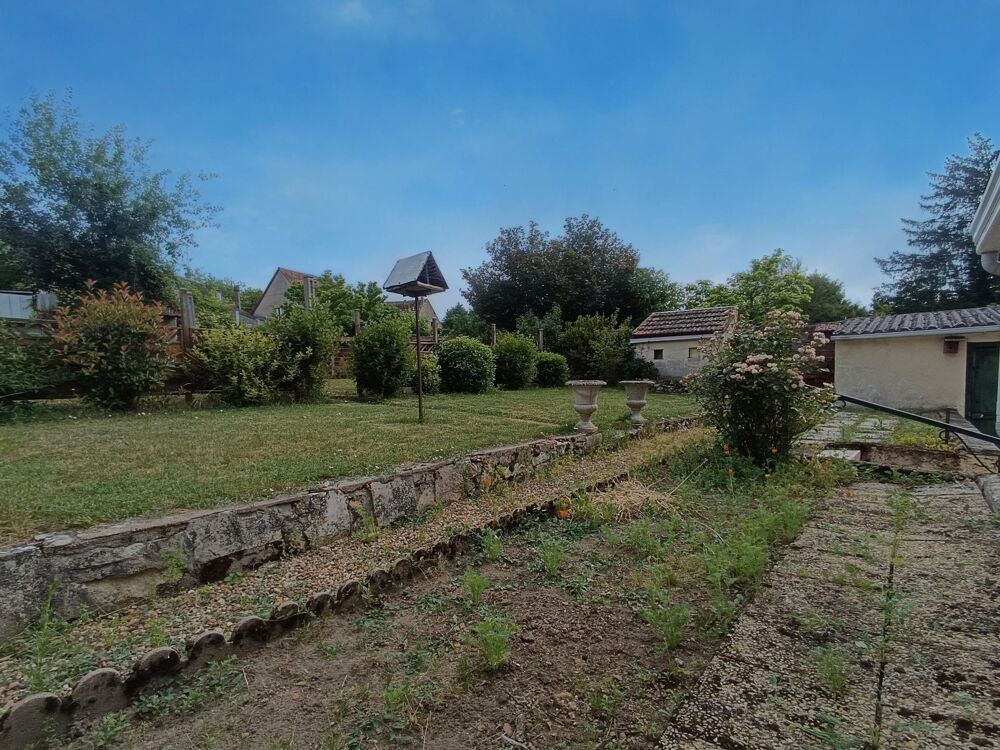 Vente Maison MAISON FAMILIALE AVEC 5 CHAMBRES, TERRAIN CLOS ET GARAGE Cosne-cours-sur-loire