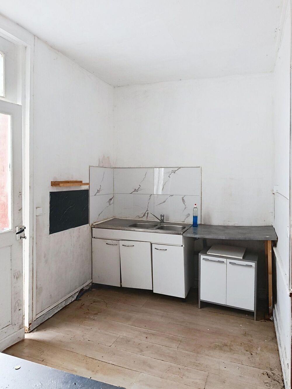 Maison 3 pièces à rénover  2 chambres  Jardin  Proche commerces