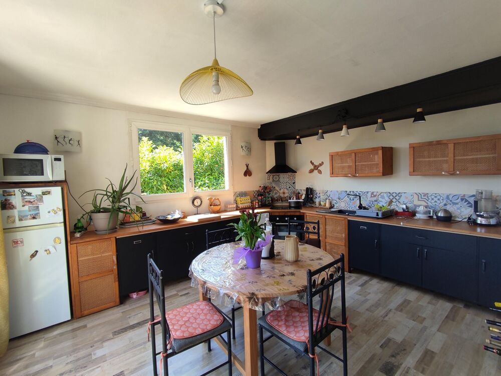 Maison 3 chambres plus bureau, 2 salles d'eaux