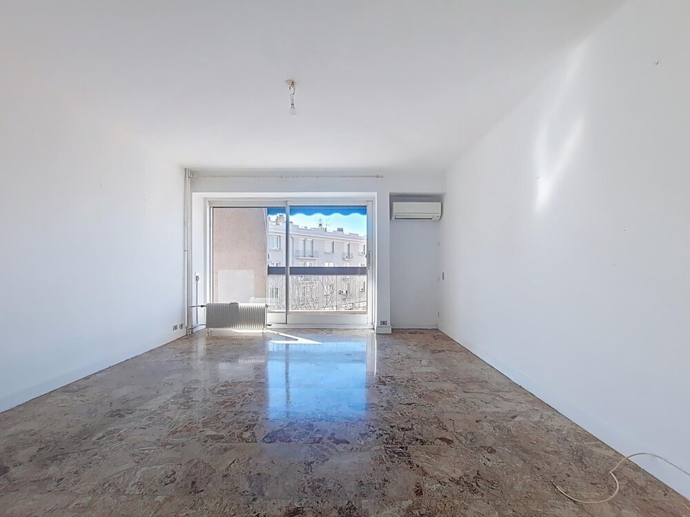 Résidence Le Palace  T2 de 59 m² avec cave, Balcon, Vue Canigou et Piscine