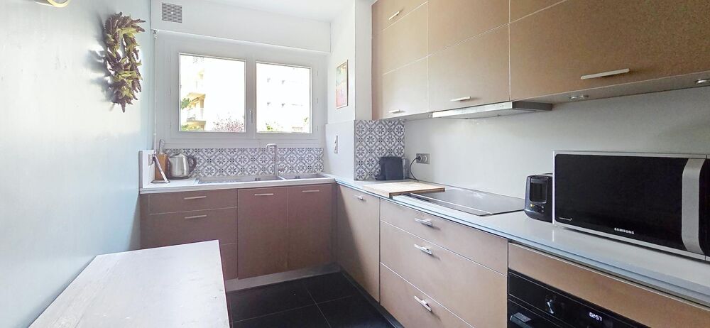 Vente Appartement Très bel appartement familial de 102 m2 avec balcon-terrasse Versailles
