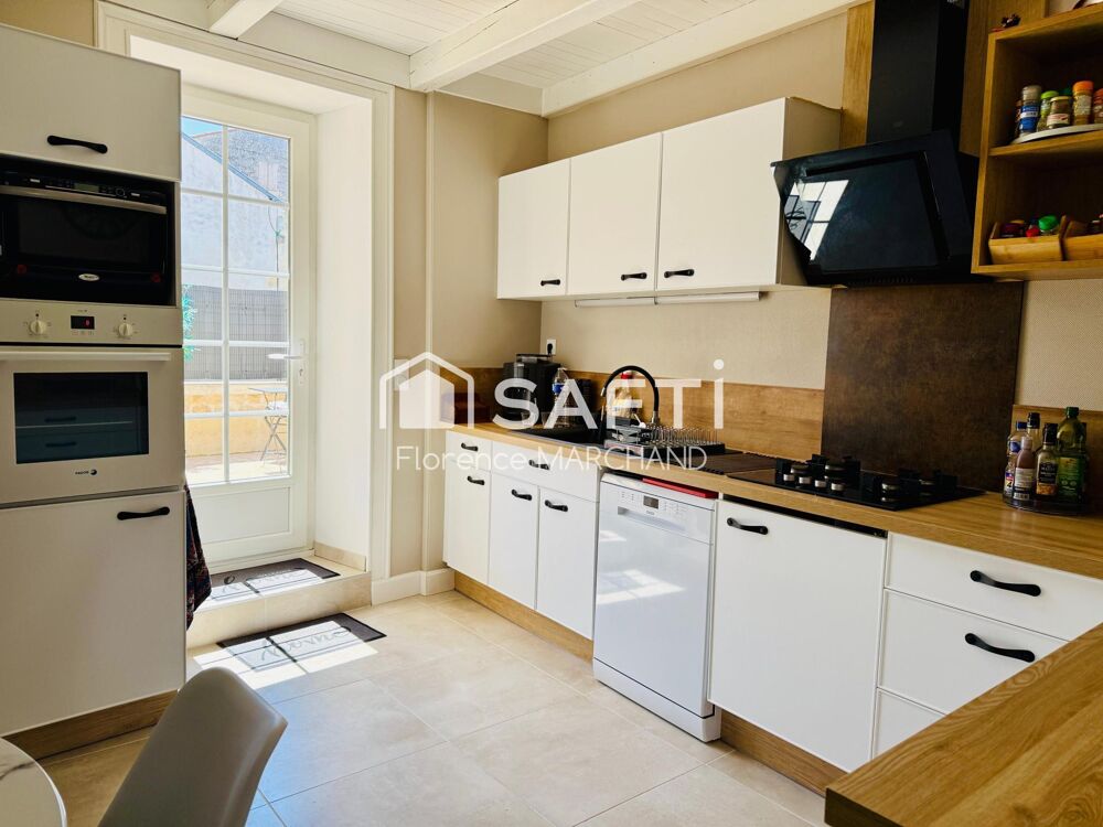 Vente Maison MAISON DE VILLE RÉNOVÉE AVEC GOÛT CENTRE VILLE GARAGE Saint-porchaire