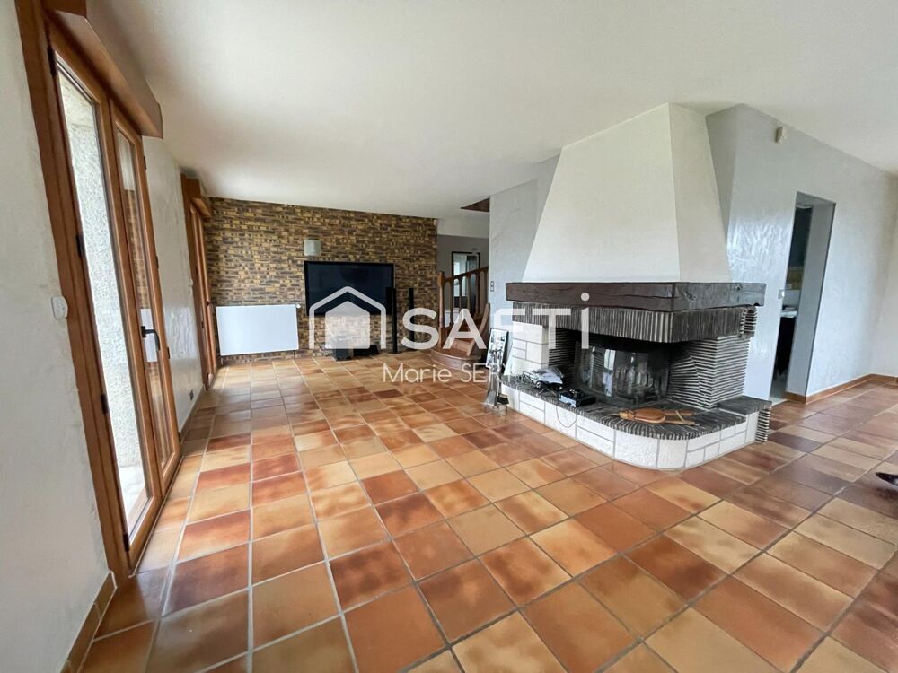 Maison familiale de qualité avec sous-sol complet