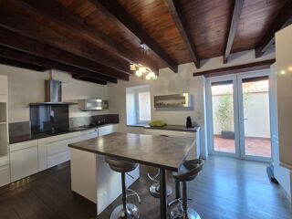  Maison � vendre 10 pi�ces 300 m�