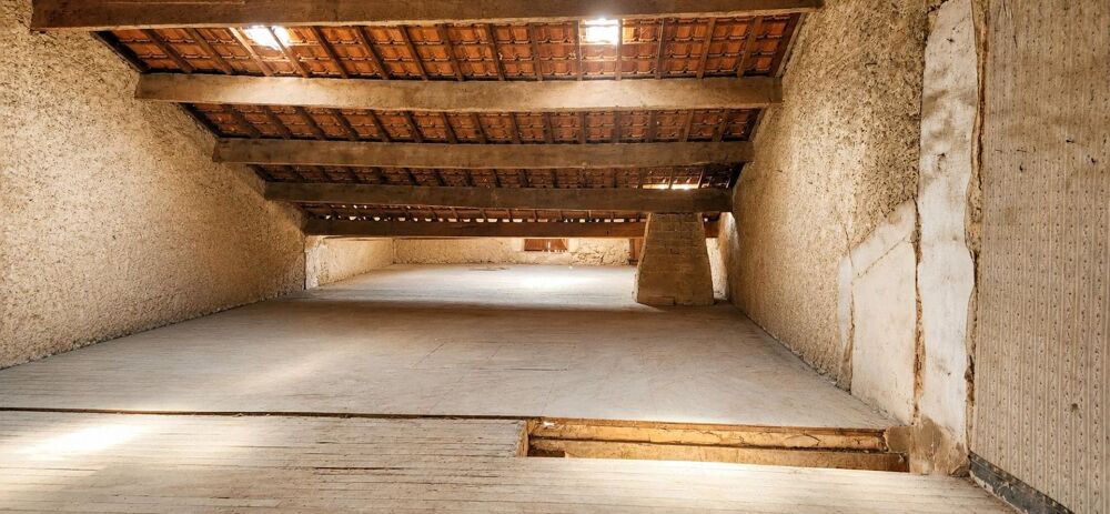 Vente Parking/Garage Grange de 386 m² à fort potentiel – Maraussan Maraussan