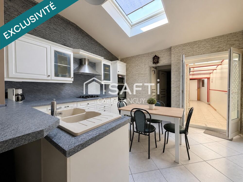 Maison de ville mitoyenne 80 m² + 20 attenants / 2 chambres