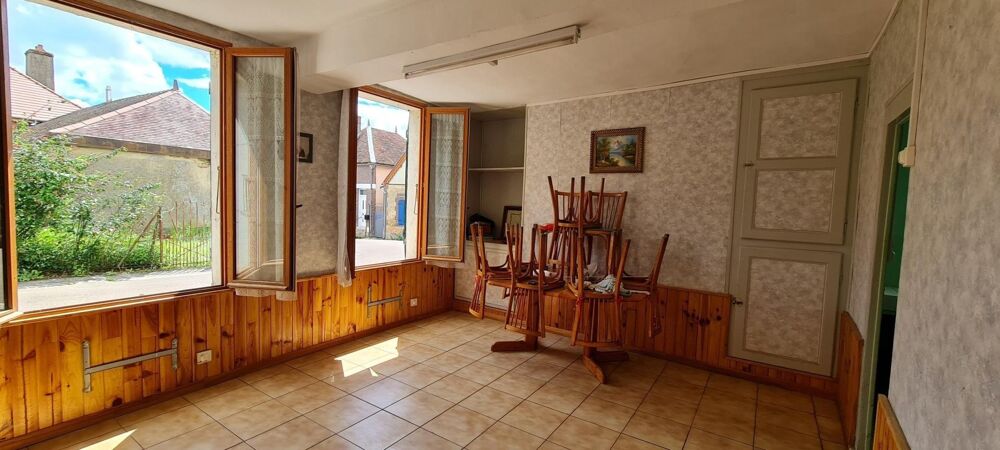 Belle maison à rafraîchir au centre d'Ervy-le-Châtel