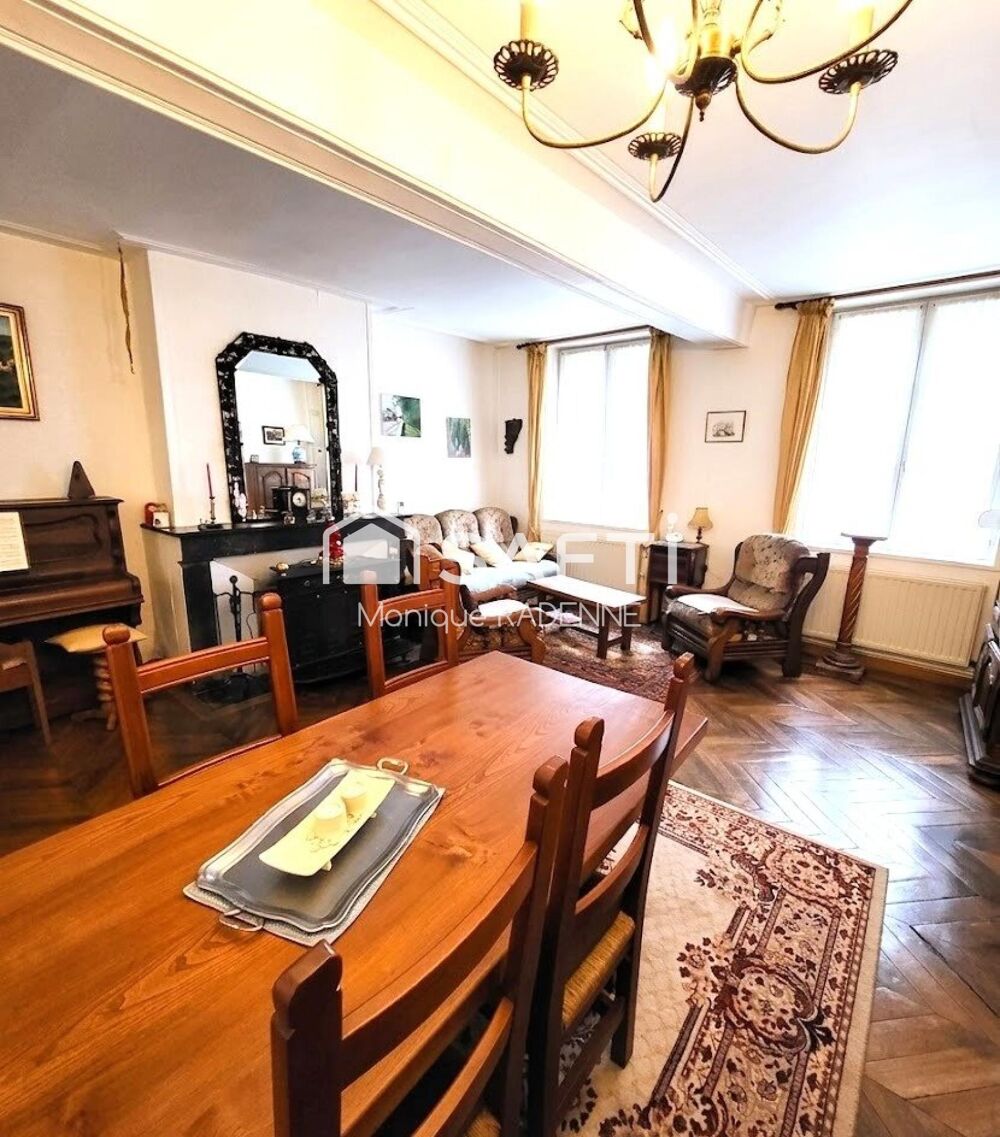 MAISON EN PIERRES ET BRIQUES