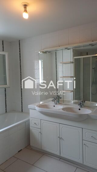  Immeuble à vendre 210 m² Saint-agnant