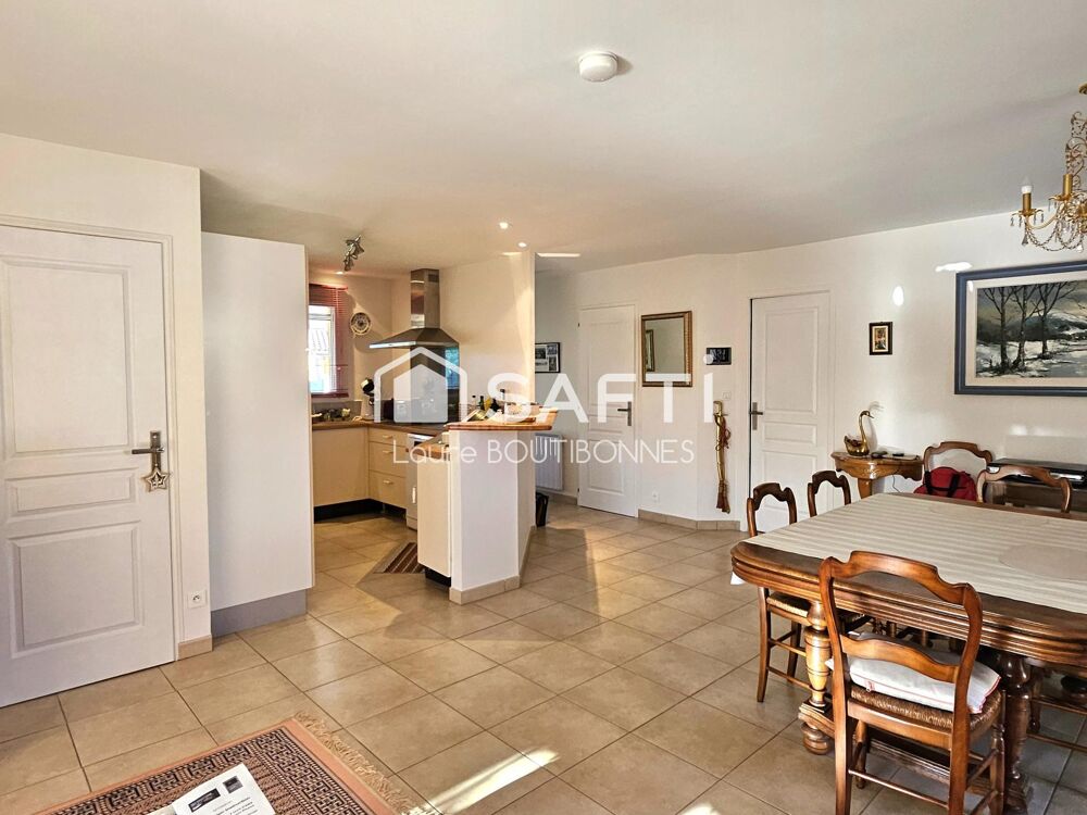 Vente Maison Maison de plain pied double garage et piscine Saint-sulpice-la-pointe