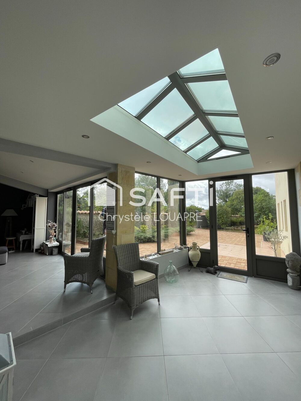 Vente Maison Une maison fonctionnelle, lumineuse et pleine de charme, à découvrir sans tarder ! Essouvert