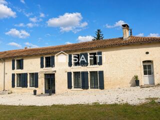 Vente Maison Une propriété charentaise d'exception, entièrement réhabilitée, au cœur de 4,5 ha Challignac