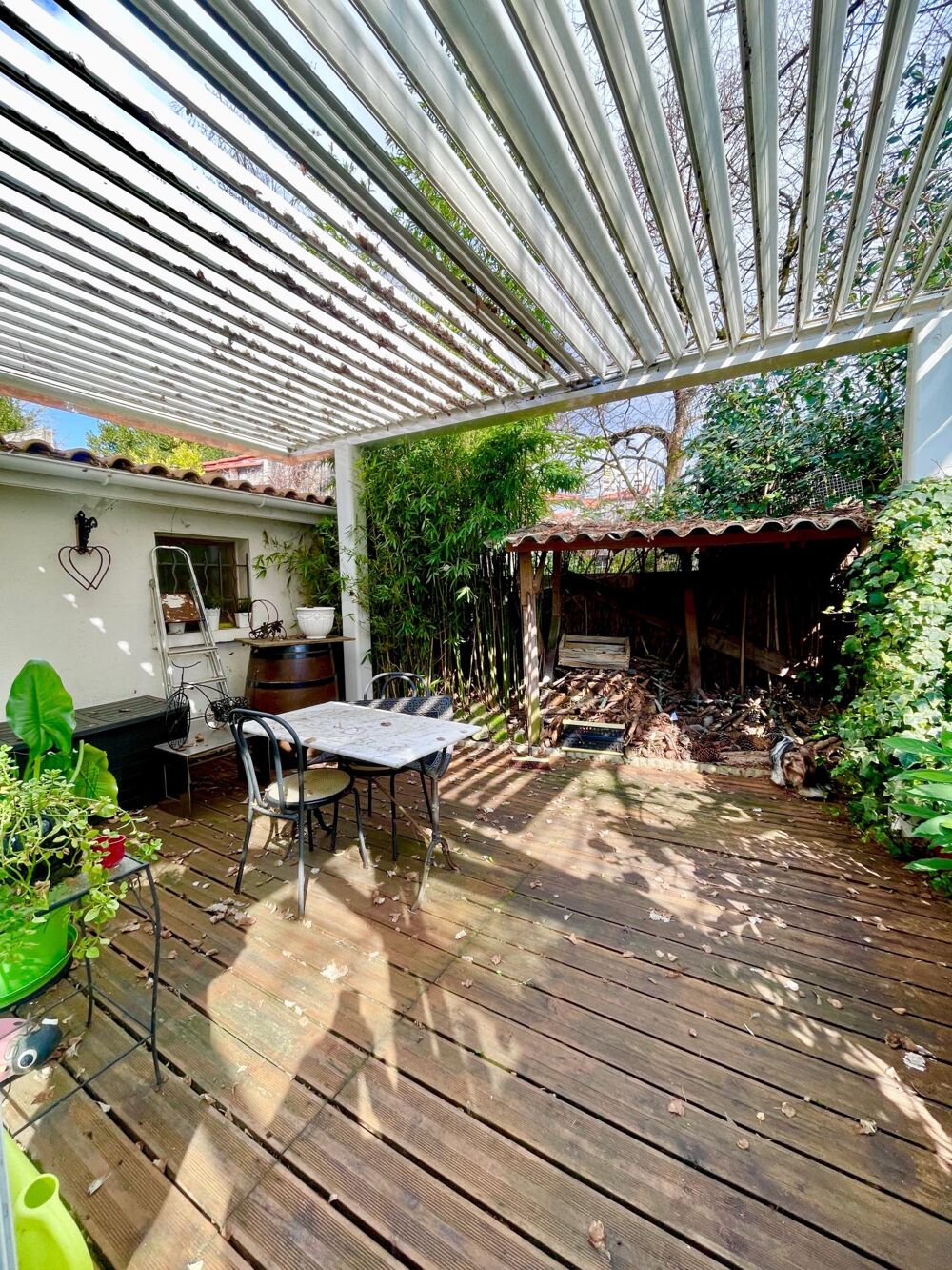 Maison T3 avec belle terrasse verdoyante de 27 m2 et place de parking dans garage