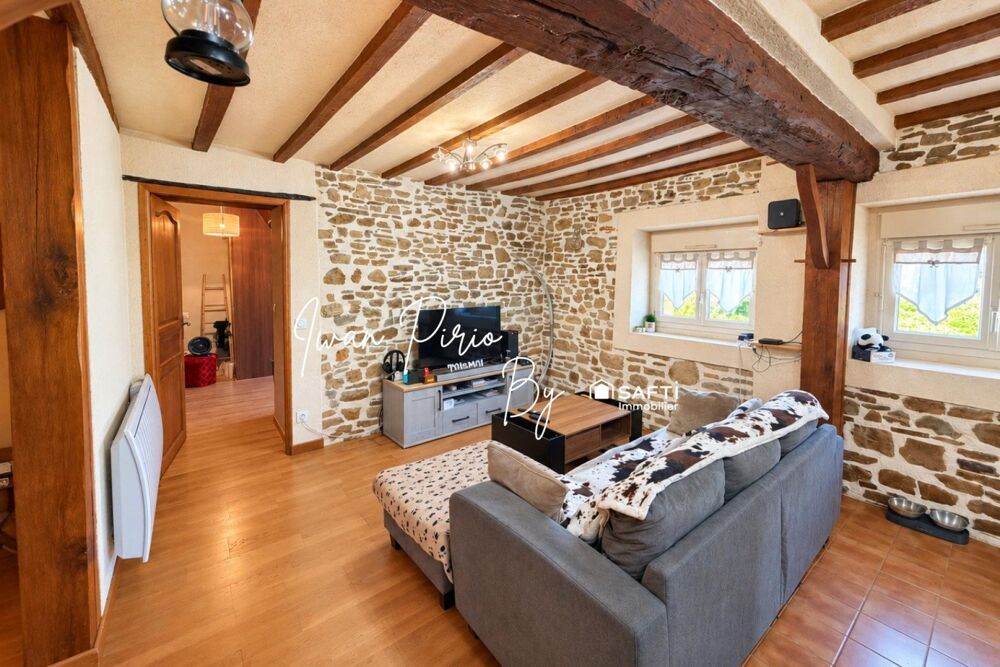 MAISON EN PIERRE AVEC GRAND TERRAIN ET DÉPENDANCE