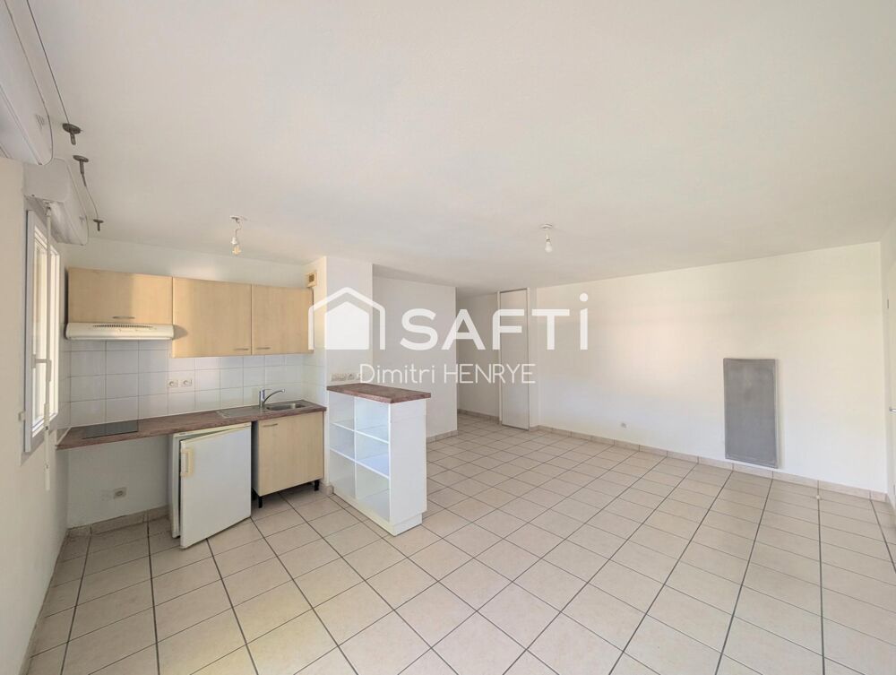 T2 avec balcon, parking et piscine  Chartrons
