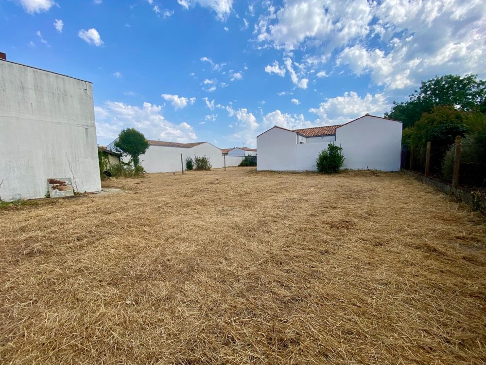 Vente Terrain TERRAIN EMPLACEMENT PRIVILEGIE A DEUX PAS DES COMMERCES - DU LITTORAL - DU PARC D'ANGOULINS ! Angoulins