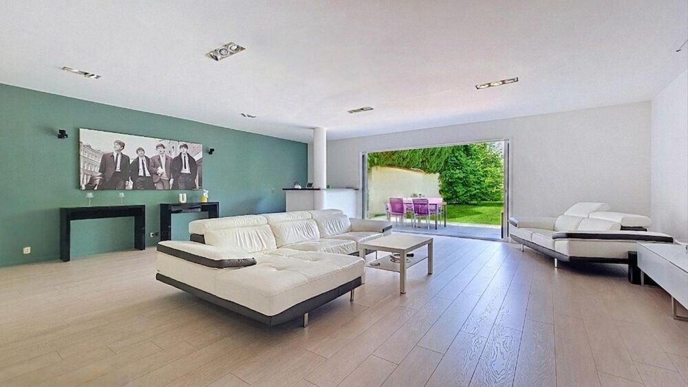 Maison 5 pièces 210 m² · à Neuilly-Plaisance · 210 m² · 850 000 €