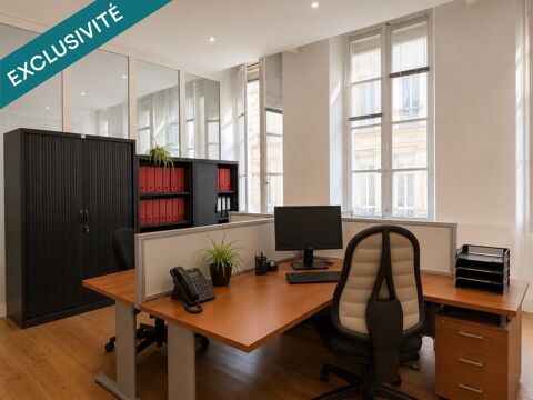   Hôtel particulier de prestige – À deux pas du Triangle d'Or 