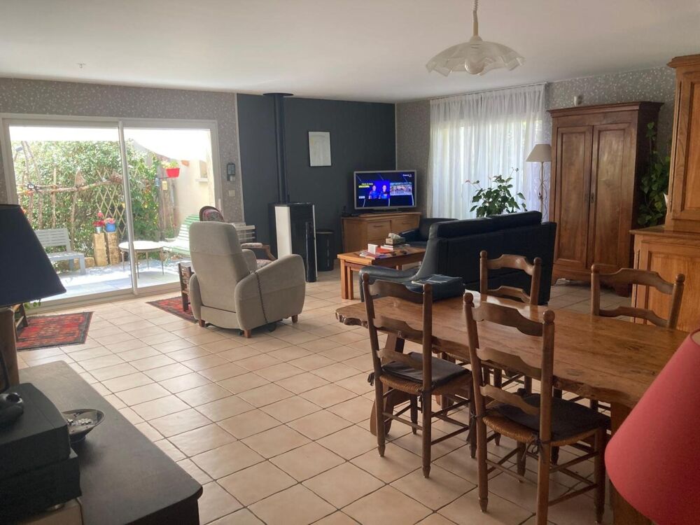 Ensemble immobilier maison / appartement T2 / studio T1 bis de 210 m² de plain pied