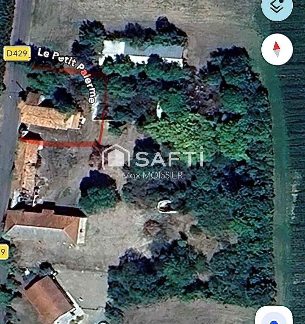 Saint-Ignat  Fort potentiel ! Maison à rénover entièrement sur un terrain de 1 068 m². Un projet idéal pour les passionnés de r