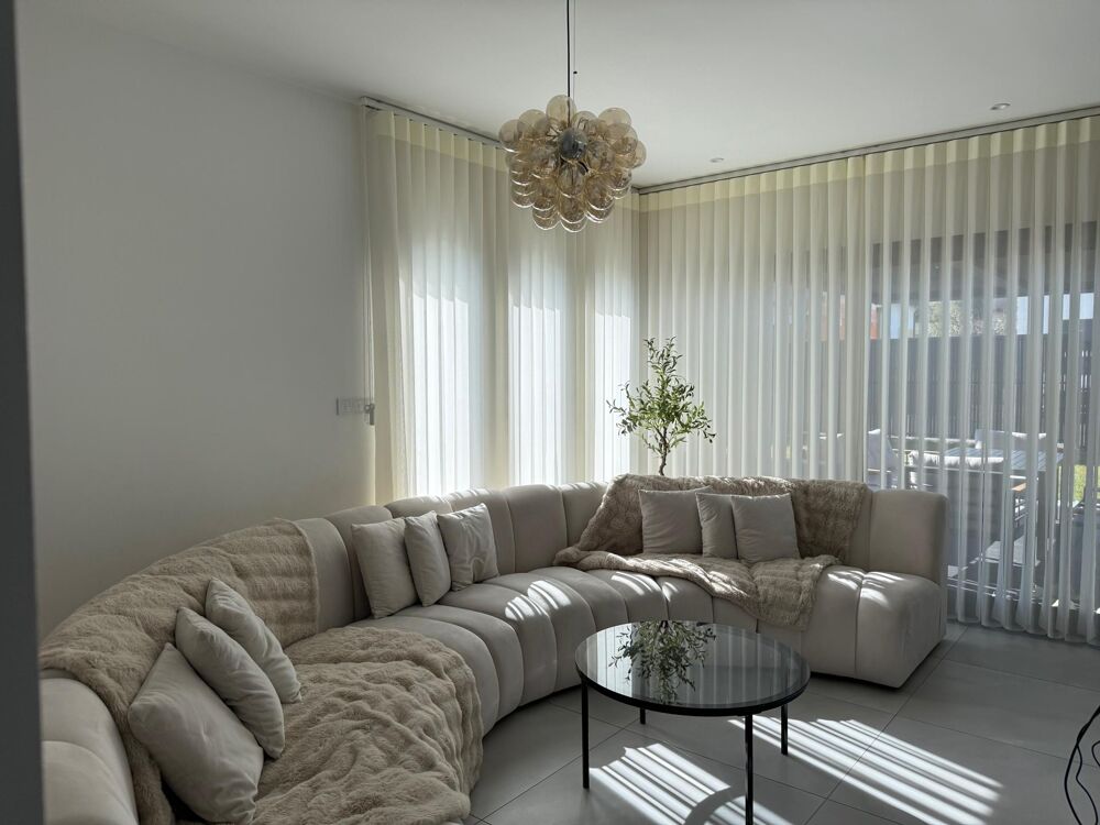 Elégance moderne, volumes généreux et lumière naturelle dans un quartier d'exception