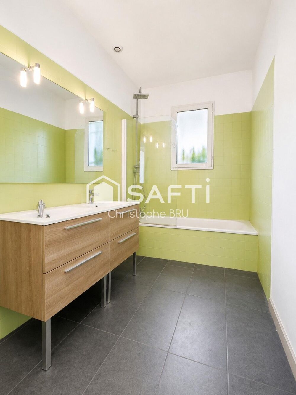 Vente Maison Maison familiale avec piscine sur les hauteurs de Péchabou -  A rafraichir Pechabou