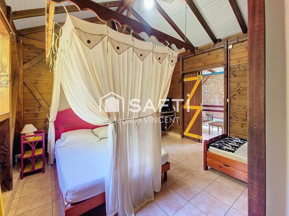 à vendre  Maison Bouillante (97125)