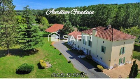  Propri�t� de caract�re avec g�te et d�pendances Maison - 12 pi�ce(s) - 263 m�