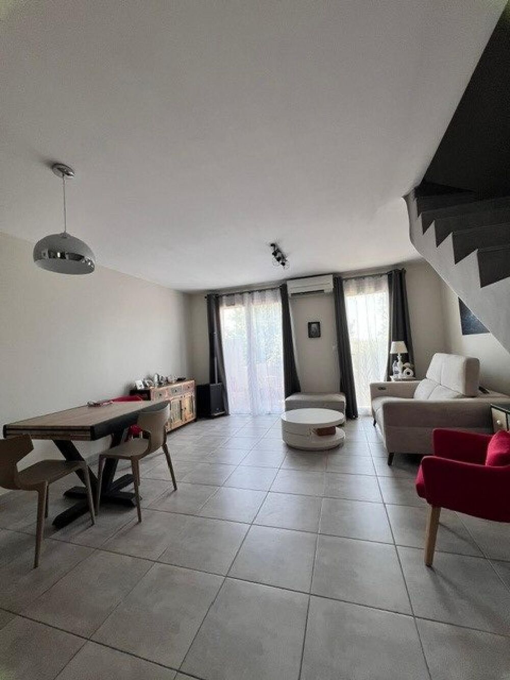 Maison de 2014 en parfait état, climatisée.