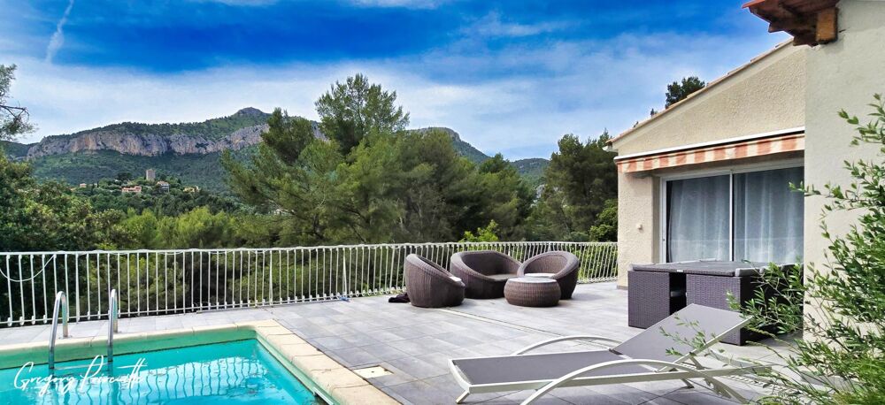 Vente Maison Villa rénovée avec piscine, vue dégagée et calme absolu Le revest-les-eaux