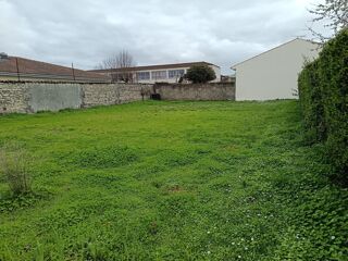  Terrain à vendre 645 m²
