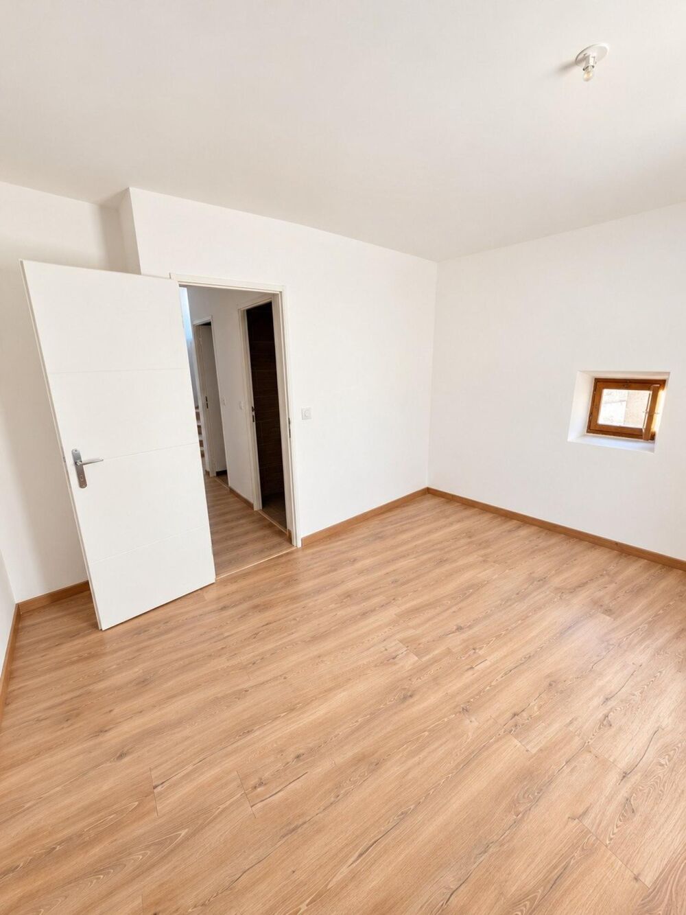 Vente Maison Maison de village rénovée de 80 m² au cœur du centre historique Rognes